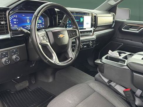 Used 2025 Chevrolet Silverado 1500 LT AWD/4WD image 18