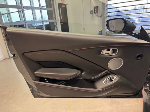 Used 2020 Aston Martin V8 Vantage Coupe image 24