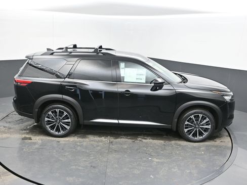 New 2026 Nissan Pathfinder Platinum w/ Cargo Package FWD image 39