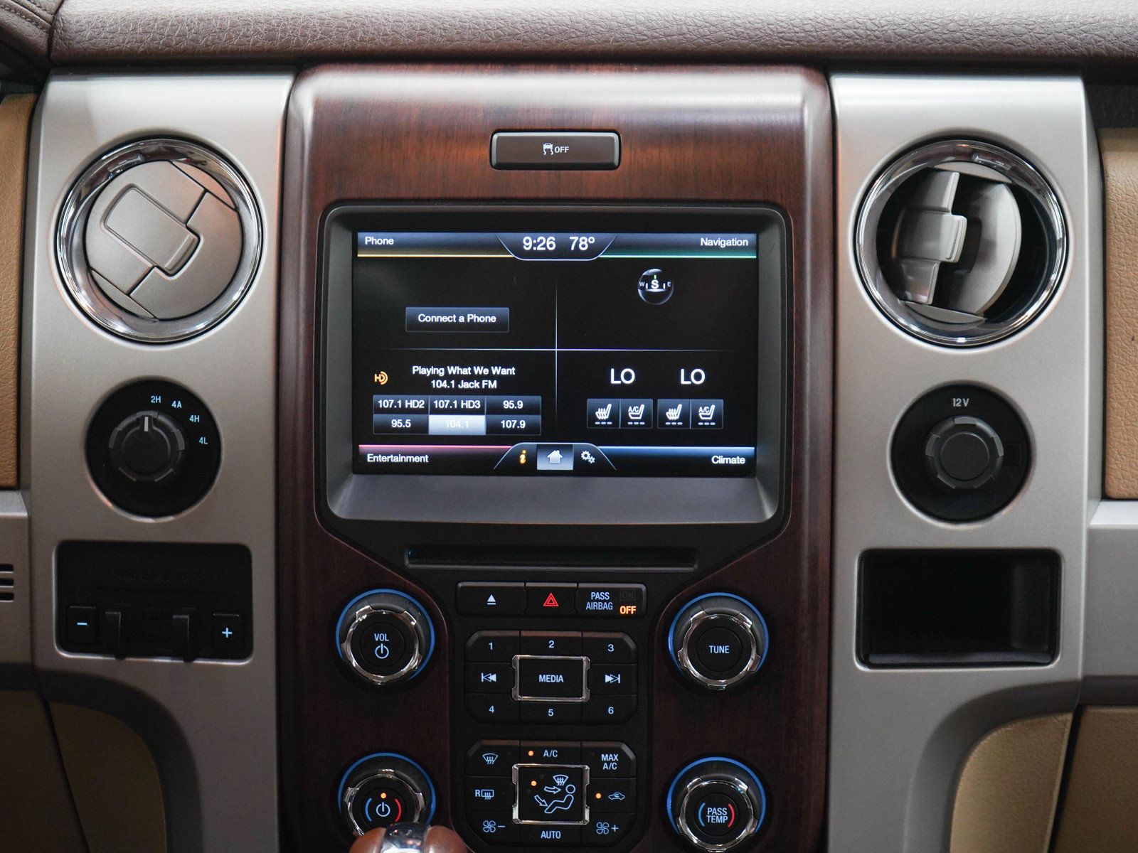 Used 2014 Ford F150 King Ranch w/ King Ranch Luxury Package AWD/4WD image 15