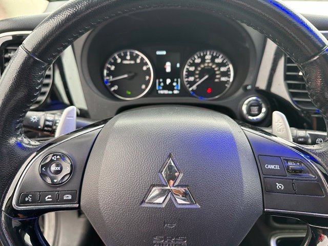 Used 2017 Mitsubishi Outlander GT AWD/4WD image 24