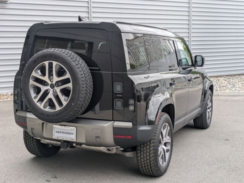 New 2026 Land Rover Defender 110 S AWD/4WD image 5