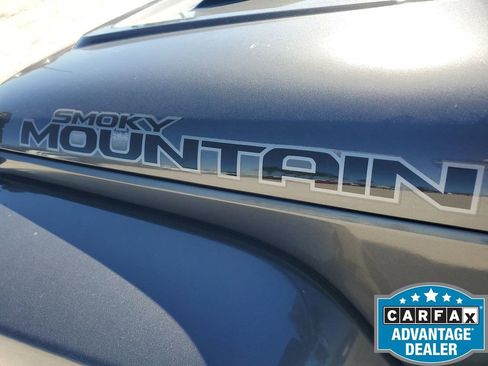 Used 2017 Jeep Wrangler Unlimited Sahara image 41