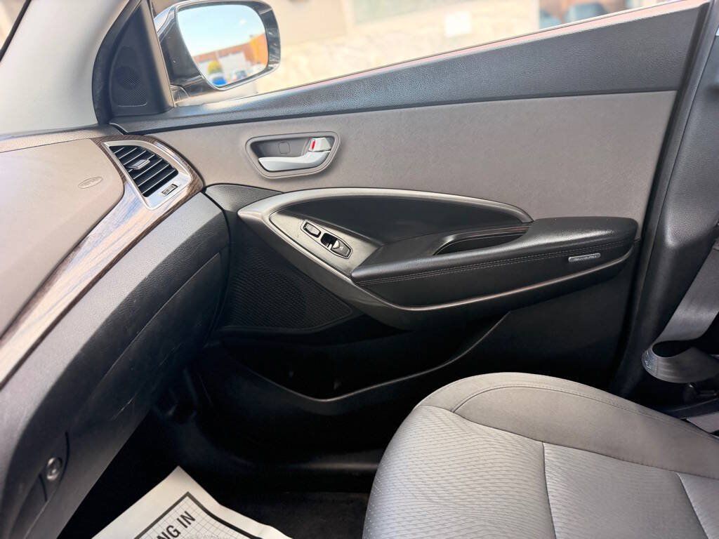 Used 2018 Hyundai Santa Fe Sport w/ 2.4L Value Package 02 FWD image 21