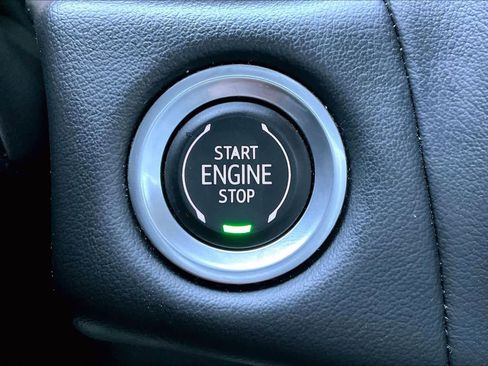 Used 2021 Chevrolet Tahoe Z71 w/ Z71 Off-Road Package image 30