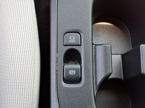 Used 2025 Toyota Corolla LE FWD image 14