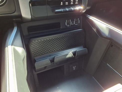 Used 2021 RAM 1500 Big Horn AWD/4WD image 10