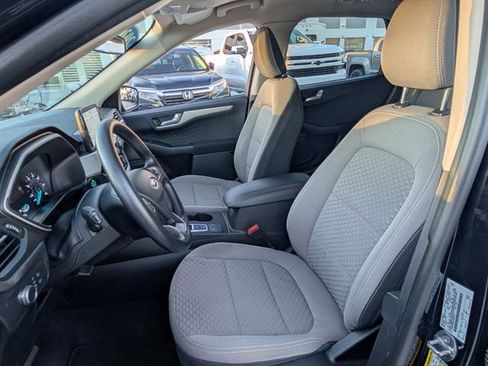 Used 2020 Ford Escape SE image 5