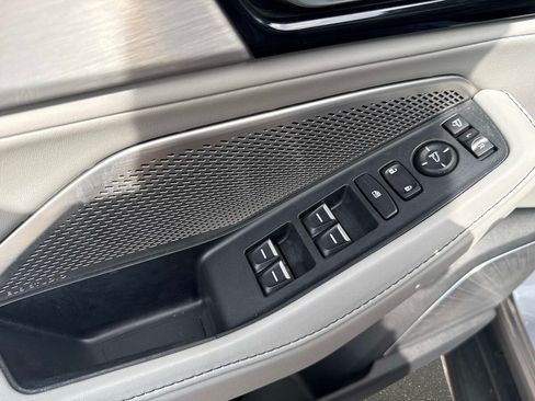 Used 2023 Acura MDX FWD w/ Technology Package image 18