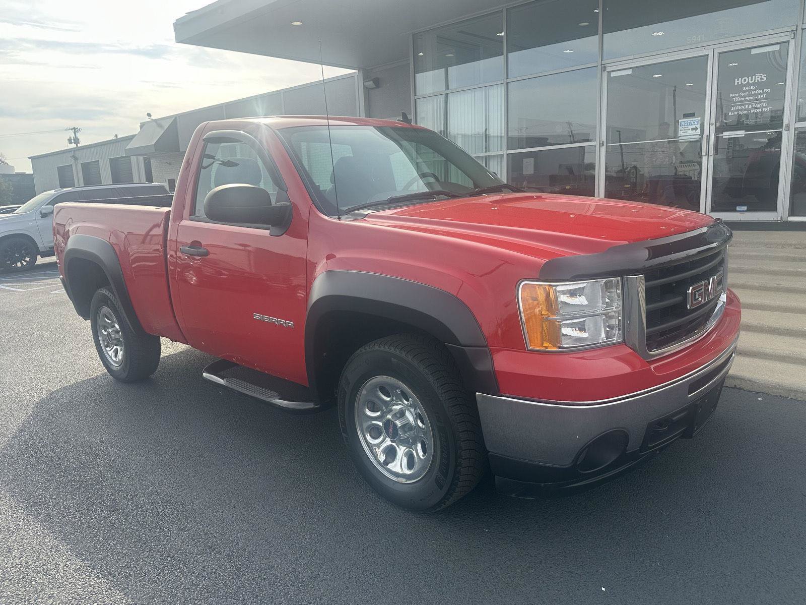 Used 2010 GMC Sierra 1500 W/T RWD image 2