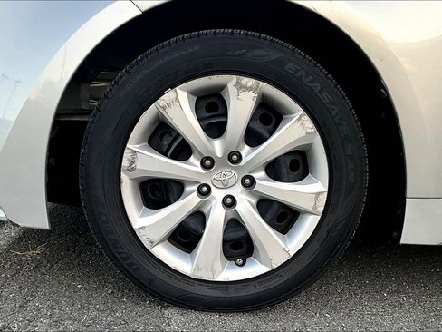 Used 2022 Toyota Corolla LE image 9