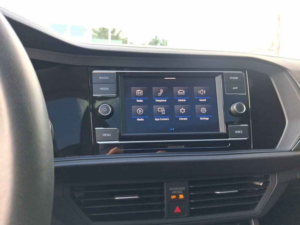 Certified 2024 Volkswagen Jetta SE w/ Panoramic Sunroof Package FWD image 22
