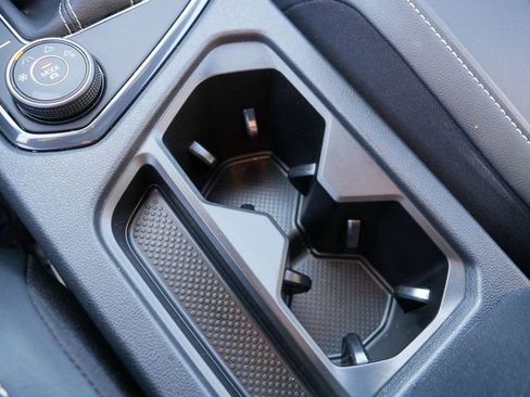 Certified 2024 Volkswagen Tiguan SE R-Line image 36