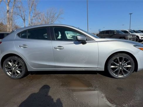 Used 2018 MAZDA MAZDA3 Touring image 9