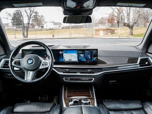 Used 2023 BMW X7 xDrive40i w/ M Sport Package image 12