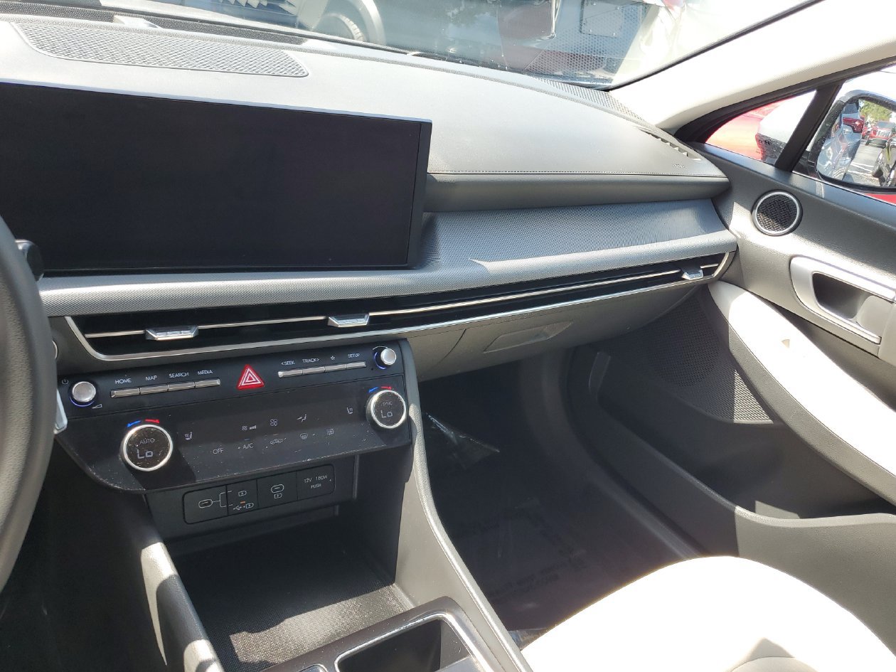 Used 2025 Hyundai Sonata SEL FWD image 25