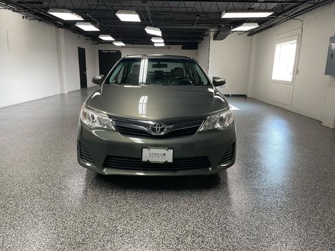 Used 2014 Toyota Camry LE FWD image 12