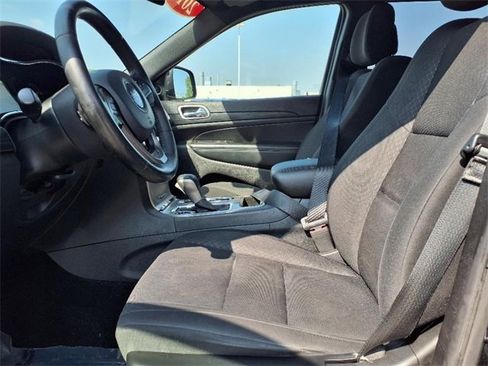 Used 2019 Jeep Grand Cherokee Laredo w/ Security & Convenience Group image 13