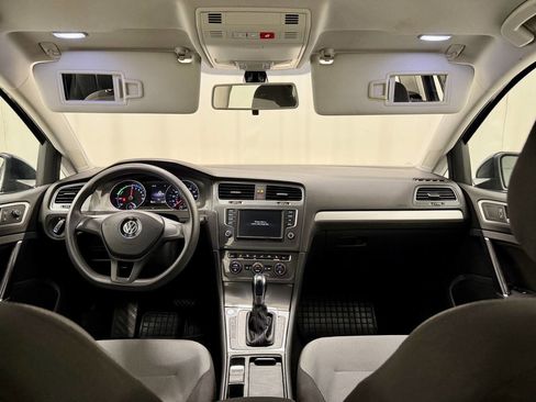 Used 2016 Volkswagen e-Golf SE w/ DC Fast Charging Package image 31