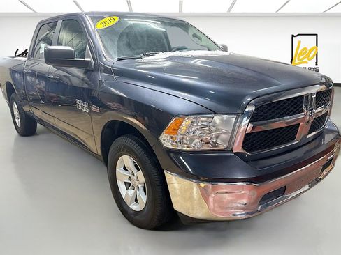 Used 2019 RAM 1500 Classic SLT image 3