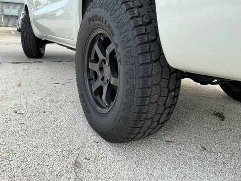 Used 2022 Nissan Frontier SV image 42