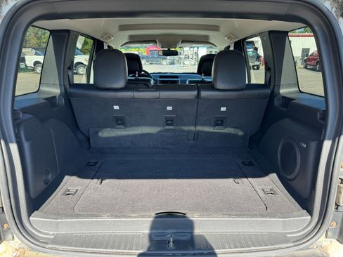 Used 2012 Jeep Liberty Limited Jet w/ Comfort/Convenience Group image 17