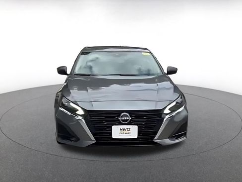 Used 2025 Nissan Altima 2.5 SV FWD image 4