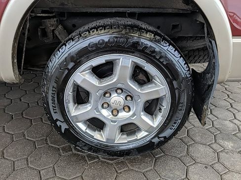 Used 2014 Ford F150 King Ranch w/ King Ranch Luxury Package image 9