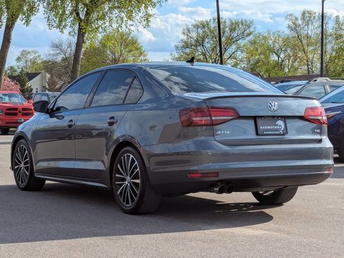 Used 2016 Volkswagen Jetta Sport FWD image 9