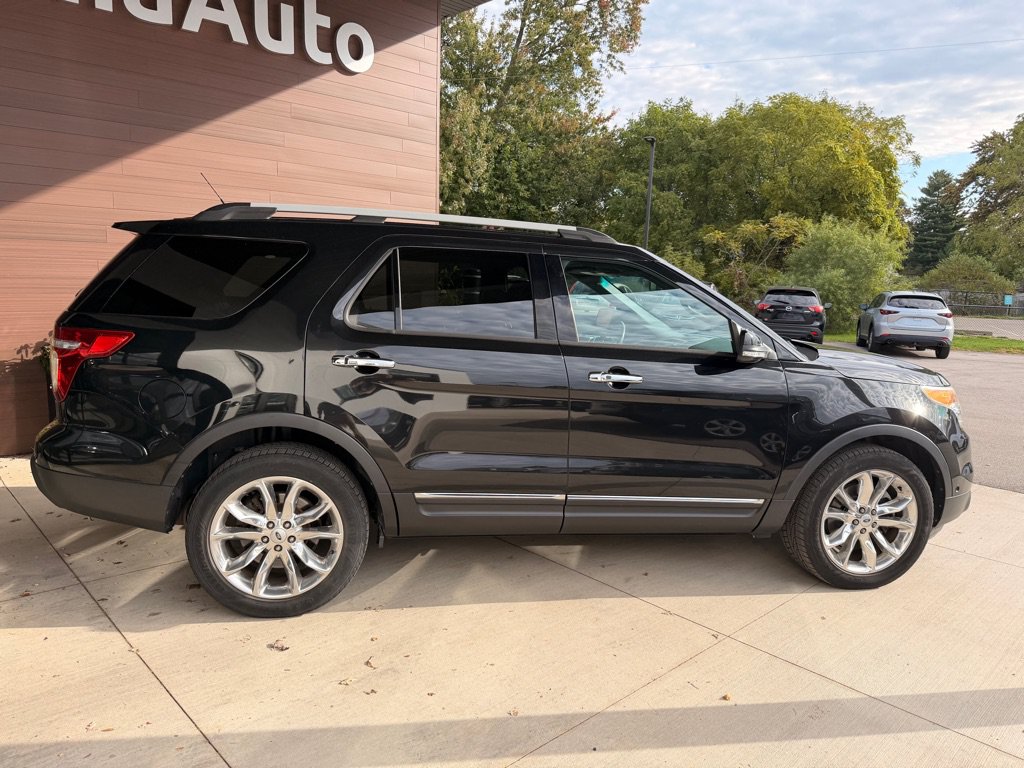 Used 2014 Ford Explorer Limited w/ Equipment Group 302A AWD/4WD image 8