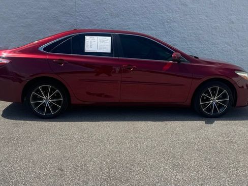 Used 2015 Toyota Camry XSE w/ Moonroof Package FWD image 2
