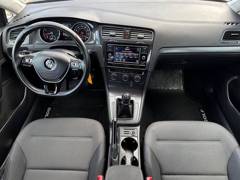 Used 2019 Volkswagen Golf S image 15