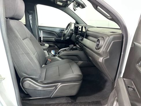 Used 2023 Chevrolet Colorado Trail Boss w/ Technology Package image 27