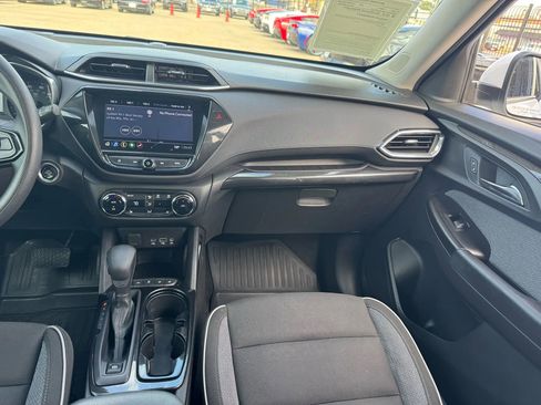 Used 2022 Chevrolet TrailBlazer LT w/ Convenience Package image 27