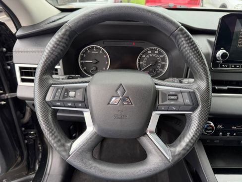 Used 2022 Mitsubishi Outlander ES AWD/4WD image 15
