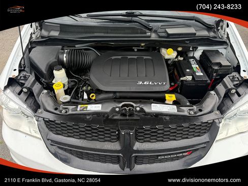 Used 2016 Dodge Grand Caravan SXT FWD image 10
