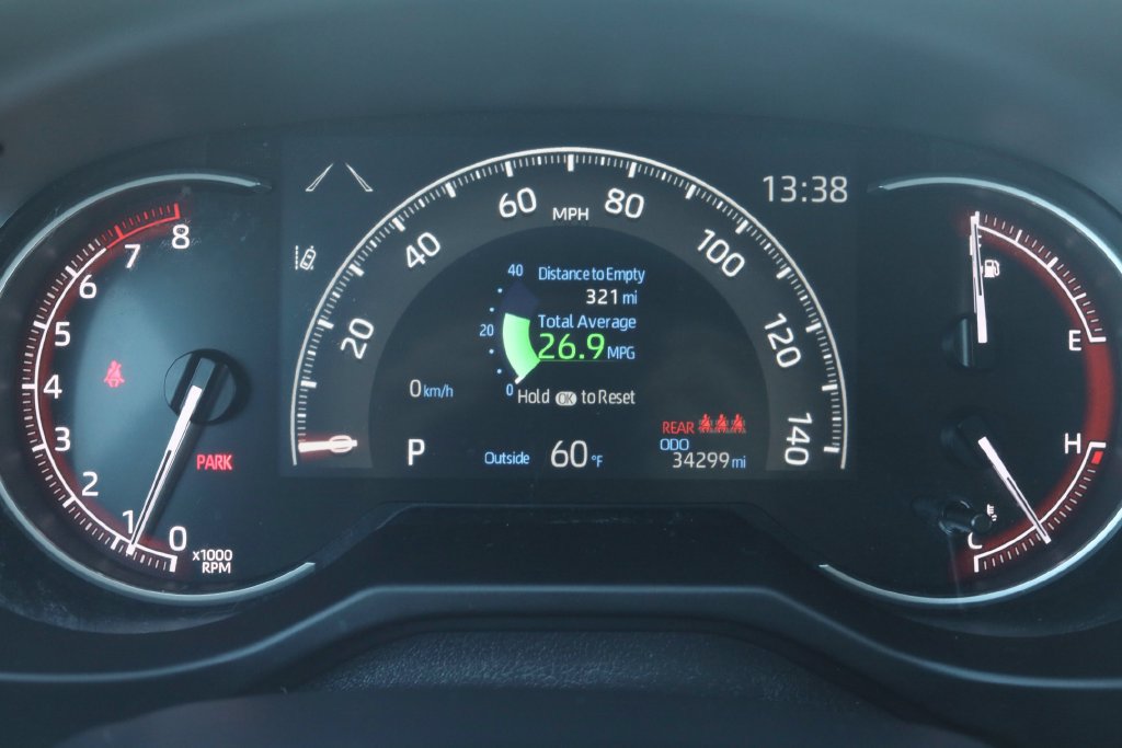 Used 2024 Toyota RAV4 LE AWD/4WD image 28