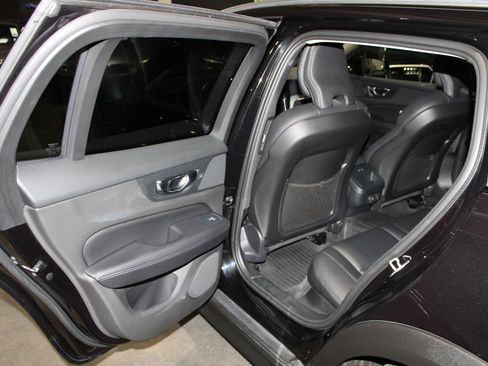 Used 2021 Volvo V60 T5 Cross Country w/ Climate Package image 14