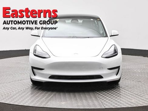 Used 2023 Tesla Model 3 Standard Range image 2