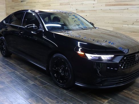 Used 2025 Honda Accord SE image 2