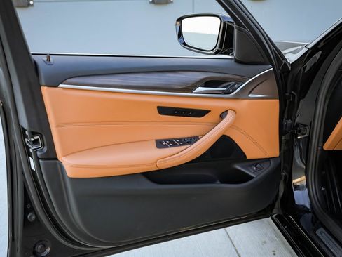 Used 2021 BMW 540i w/ Convenience Package image 15