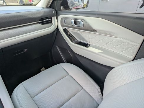 Used 2025 Ford Explorer Platinum w/ Ultimate Package RWD image 19