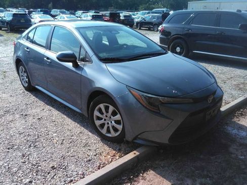 Used 2024 Toyota Corolla LE FWD image 4