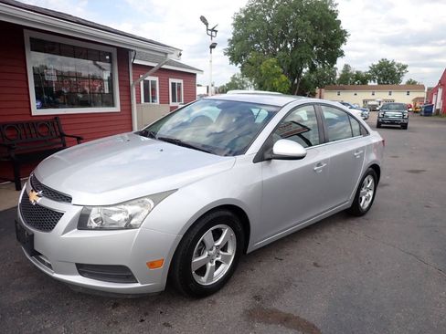 Used 2013 Chevrolet Cruze LT FWD image 3