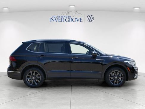 Certified 2023 Volkswagen Tiguan SE w/ Panoramic Sunroof Package AWD/4WD image 8