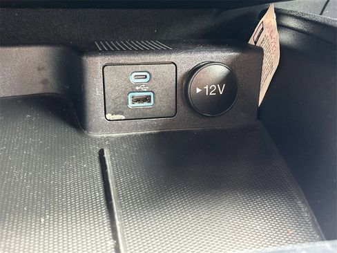 Used 2022 Ford Escape SE image 29