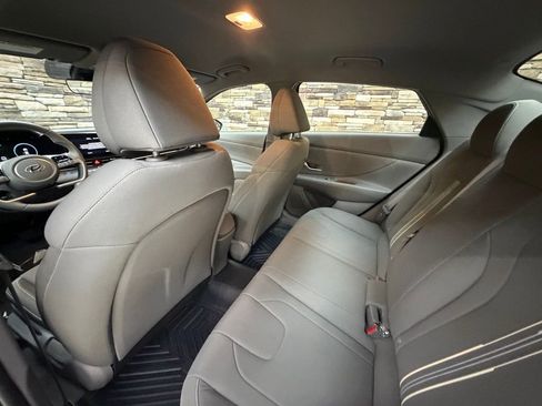 Used 2023 Hyundai Elantra SEL w/ Convenience Package image 26