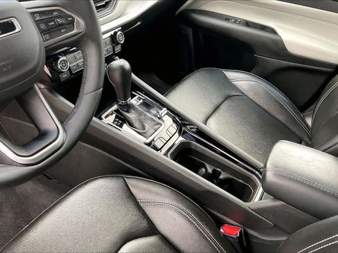 Used 2025 Jeep Compass Limited AWD/4WD image 16