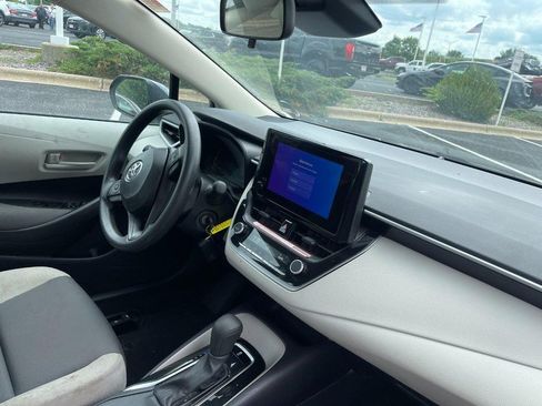 Used 2026 Toyota Corolla LE FWD image 2