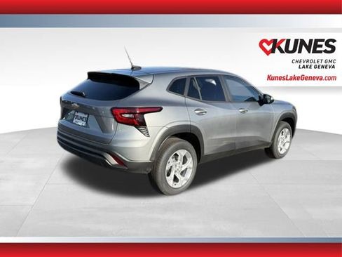 New 2026 Chevrolet Trax LS w/ LS Convenience Package image 3